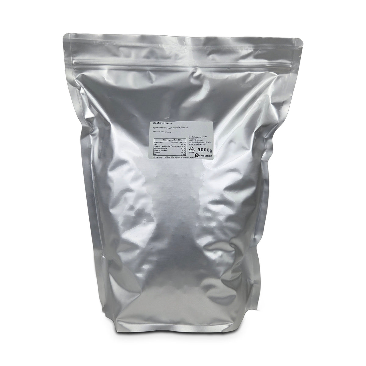 Cashew Stücke gross LWP aus Cote d'Ivorie im 3 kg Standbodenbeutel in Silber mit Hintergrund in weiss