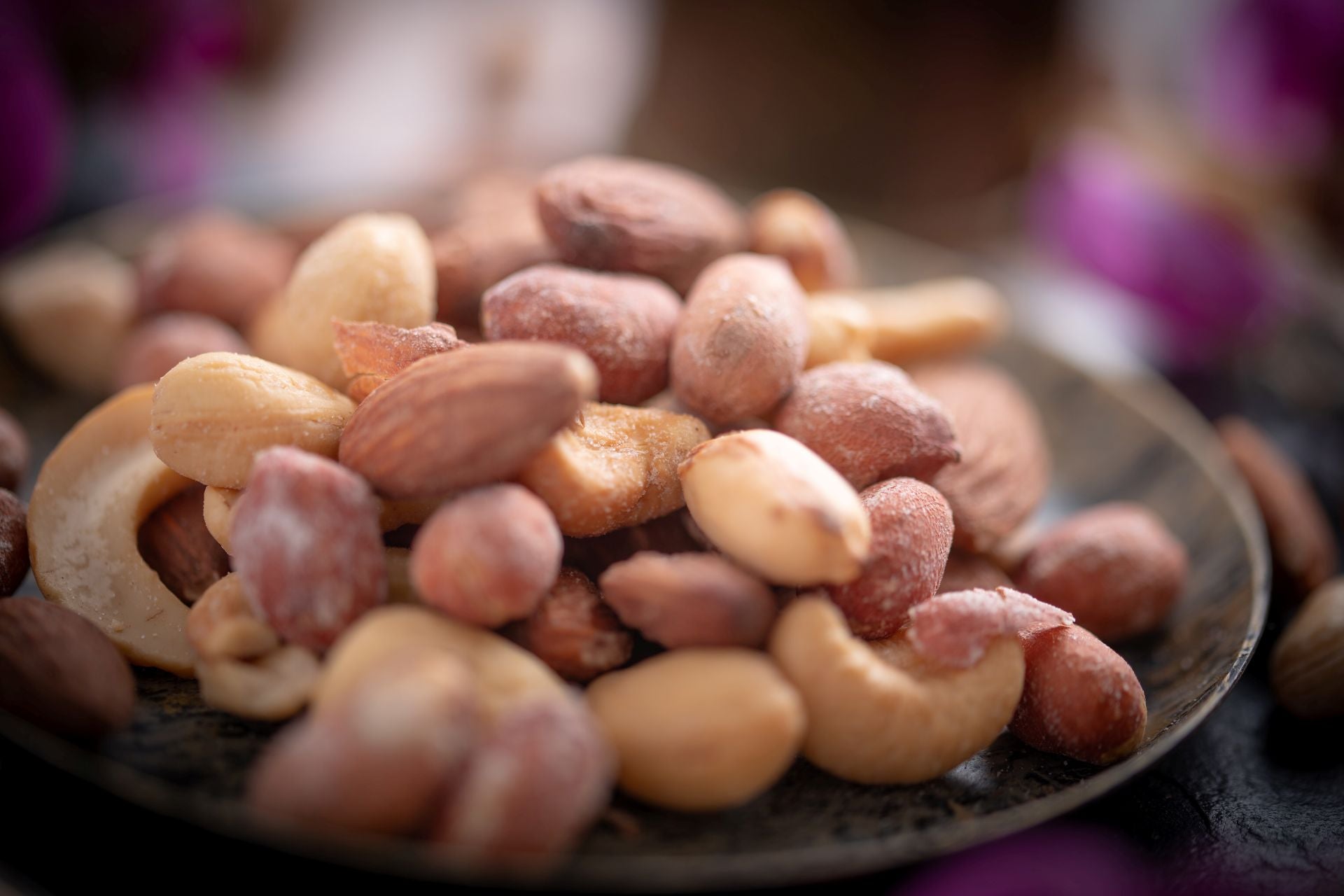 Detaillierte Ansicht von Salty Nut Mix. Erdnüsse