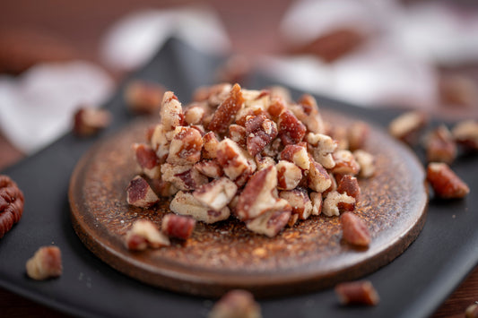 in Schale auf Holztisch